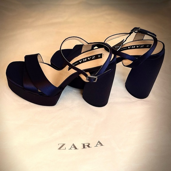 ZARA SATIN EFFECT CHUNKY
PLATFORM SANDALS - Picture 13 of 16